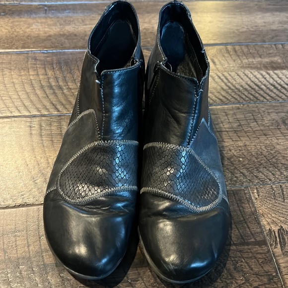 Women’s Remonte patchwork bootie Size 9(41) - Picture 2 of 9
